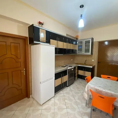 A&m Apartament * ساراندا